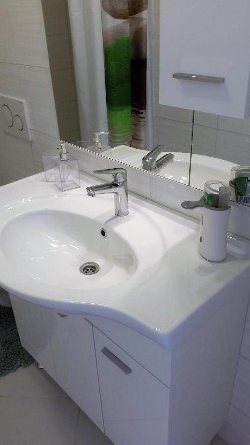 Guesthouse Iva Хвар Екстериор снимка