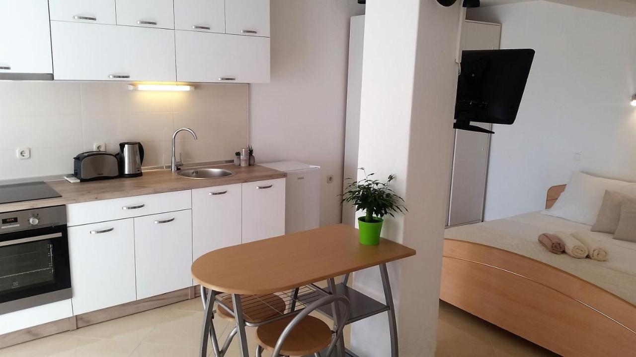 Guesthouse Iva Хвар Екстериор снимка