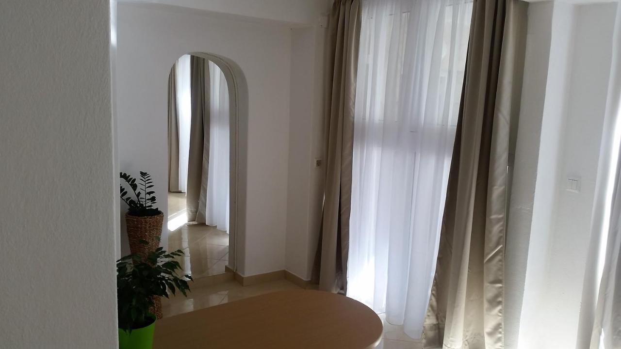 Guesthouse Iva Хвар Екстериор снимка