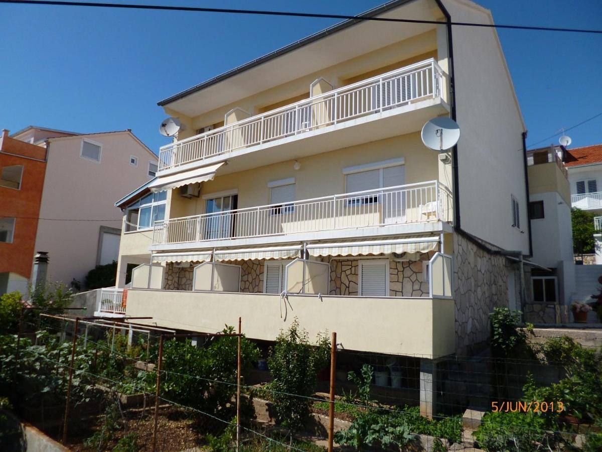 Guesthouse Iva Хвар Екстериор снимка