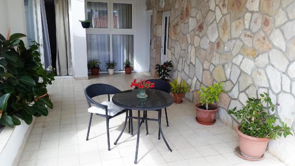 Guesthouse Iva Хвар Екстериор снимка