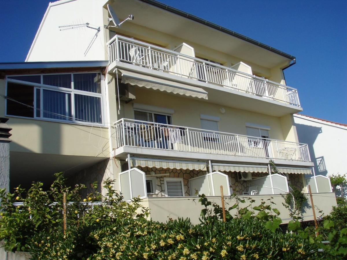 Guesthouse Iva Хвар Екстериор снимка