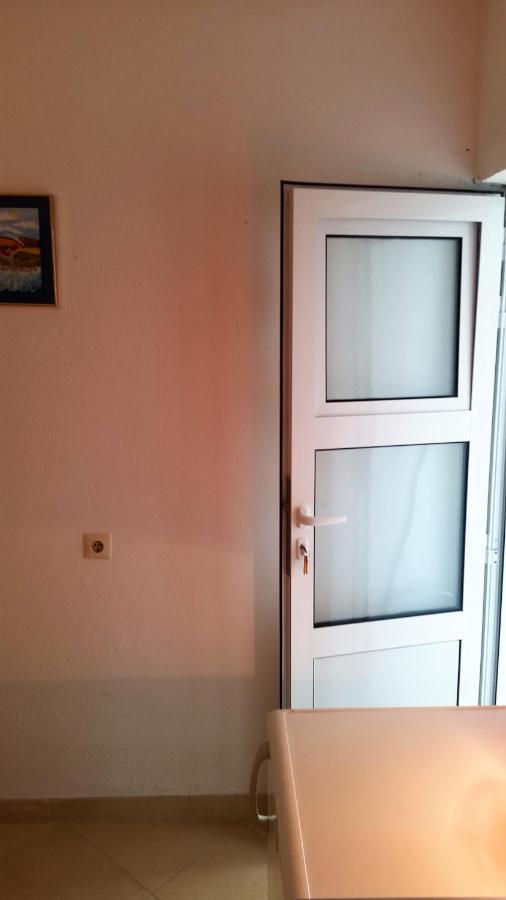 Guesthouse Iva Хвар Екстериор снимка