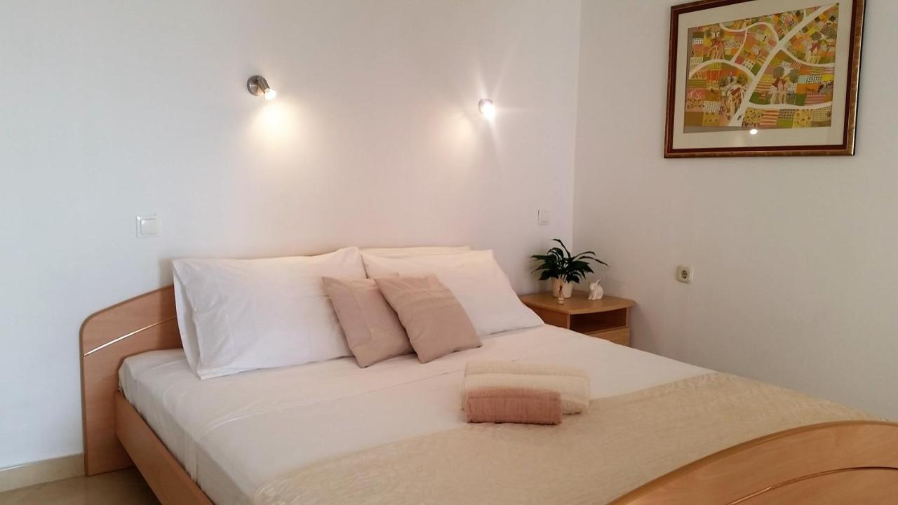 Guesthouse Iva Хвар Екстериор снимка