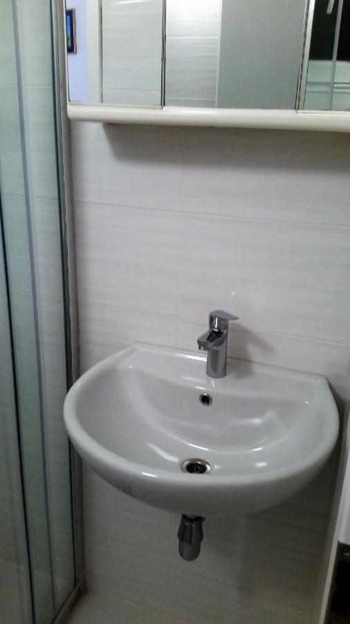 Guesthouse Iva Хвар Екстериор снимка