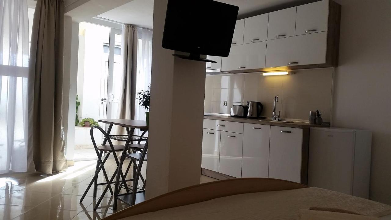 Guesthouse Iva Хвар Екстериор снимка