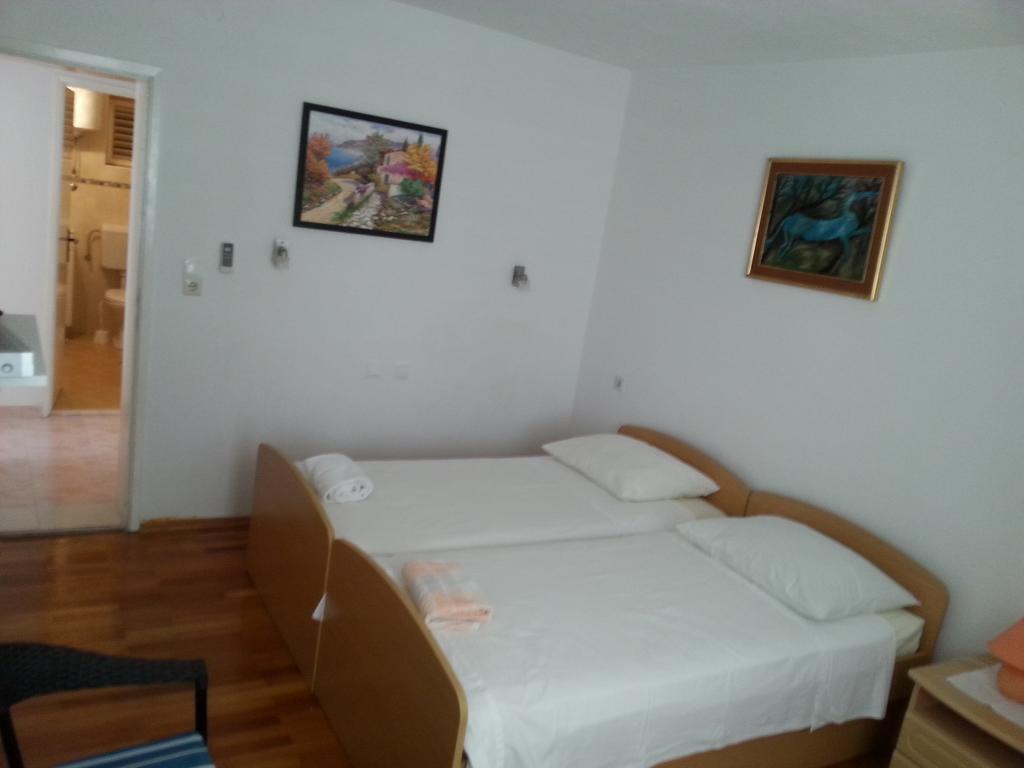 Guesthouse Iva Хвар Стая снимка